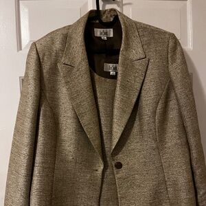 Three-piece LeSuit Textured Skirt Suit with sleeveless shell